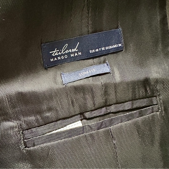 Mango Men Slim Fit Suit Vest Black 38 Purchased in Spain - Picture 2 of 4
